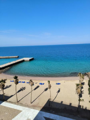 Solo beach front studio or for couple